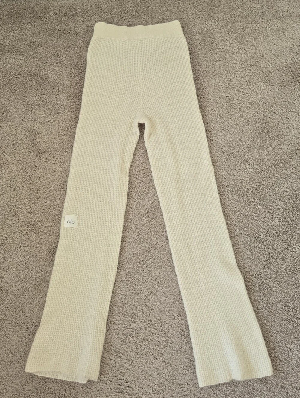 ALO Yoga 100% Cashmere High-Waist Plush Waffle Pant Size Small Ivory Luxury Soft